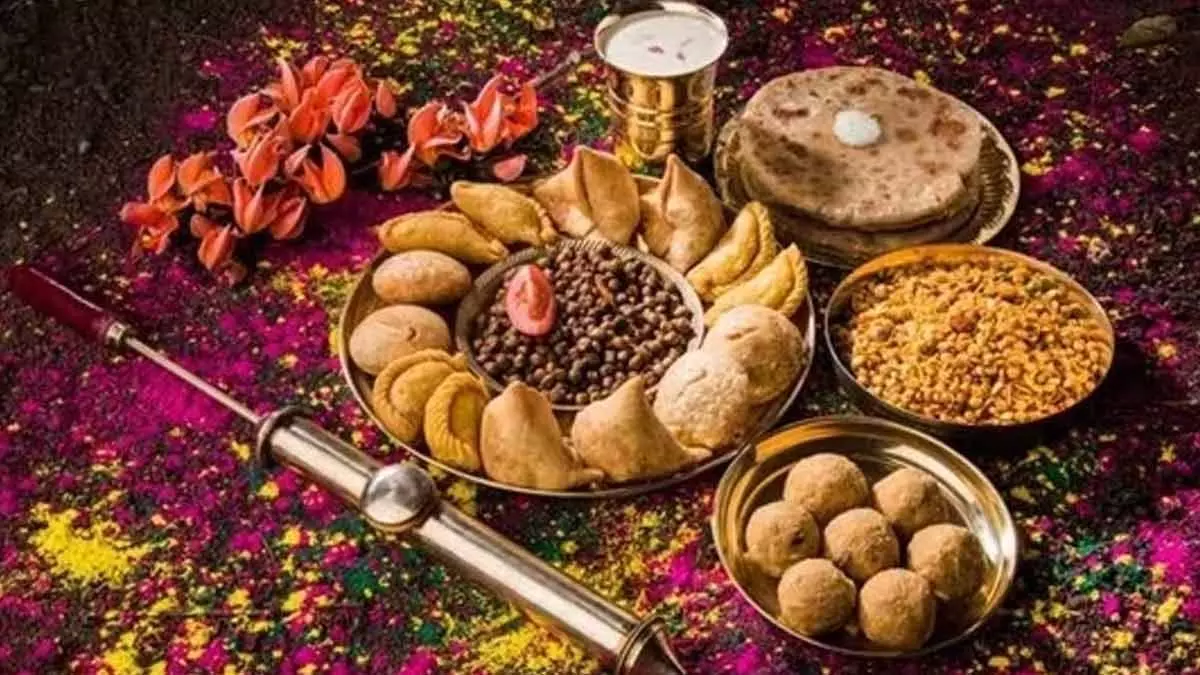 Holi पर पकवान खाने के बाद गैस और एसिडिटी? ऐसे मिलेगा आराम Holi पर पकवान खाने के बाद गैस और एसिडिटी? ऐसे मिलेगा आराम