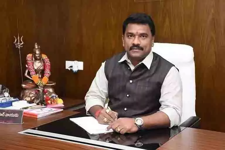 Guntur की मेयर कवती नायडू ने इस्तीफा दिया, राजनीतिक अपमान का आरोप लगाया Guntur की मेयर कवती नायडू ने इस्तीफा दिया, राजनीतिक अपमान का आरोप लगाया