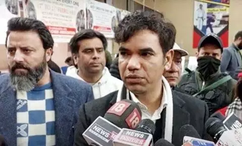 Srinagar बाढ़ का कोई खतरा नहीं: डिव कमिश्नर Srinagar बाढ़ का कोई खतरा नहीं: डिव कमिश्नर