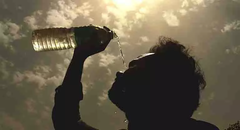16 मार्च को Andhra के 45 मंडलों में भीषण गर्मी की चेतावनी जारी 16 मार्च को Andhra के 45 मंडलों में भीषण गर्मी की चेतावनी जारी