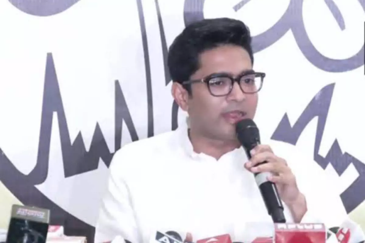 Kolkata अभिषेक ने राज्य चुनाव से पहले पार्टी नेताओं के साथ वर्चुअल बैठक की Kolkata अभिषेक ने राज्य चुनाव से पहले पार्टी नेताओं के साथ वर्चुअल बैठक की