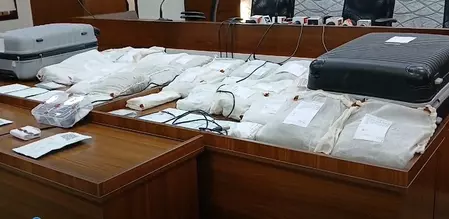 पुलिस ने रिकॉर्ड तोड़ एमडीएमए किया जब्त, दो अंतरराष्ट्रीय महिला तस्कर गिरफ्तार पुलिस ने रिकॉर्ड तोड़ एमडीएमए किया जब्त, दो अंतरराष्ट्रीय महिला तस्कर गिरफ्तार