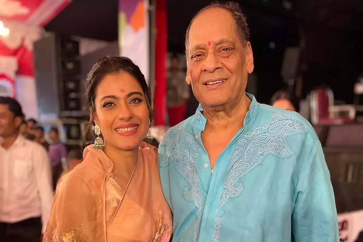काजोल ने अपने चाचा देब मुखर्जी को भावपूर्ण पोस्ट के साथ याद किया काजोल ने अपने चाचा देब मुखर्जी को भावपूर्ण पोस्ट के साथ याद किया