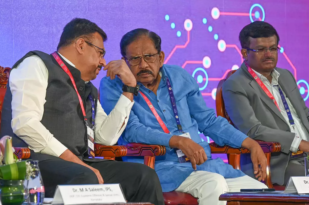साइबर अपराध शिखर सम्मेलन-2025: पुलिस कर्मियों के लिए साइबर प्रशिक्षण साइबर अपराध शिखर सम्मेलन-2025: पुलिस कर्मियों के लिए साइबर प्रशिक्षण