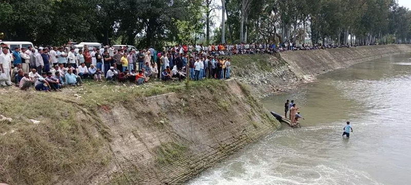 Haryana : पश्चिमी यमुना नहर में एसयूवी गिरने से दो लोगों की मौत Haryana : पश्चिमी यमुना नहर में एसयूवी गिरने से दो लोगों की मौत