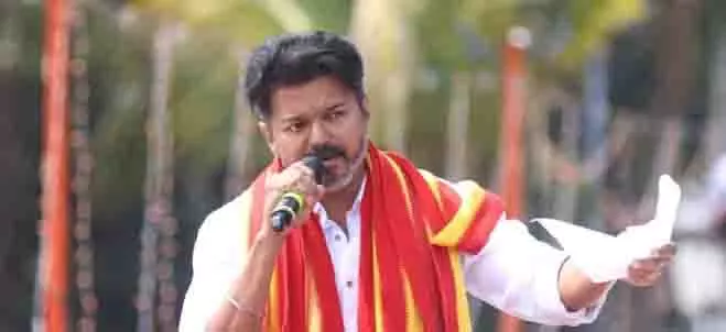 TVK प्रमुख विजय ने कथित तस्माक घोटाले को लेकर DMK की आलोचना की TVK प्रमुख विजय ने कथित तस्माक घोटाले को लेकर DMK की आलोचना की