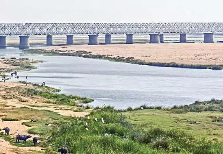 EAC ने रायलसीमा लिफ्ट सिंचाई योजना पर रिपोर्ट मांगी EAC ने रायलसीमा लिफ्ट सिंचाई योजना पर रिपोर्ट मांगी