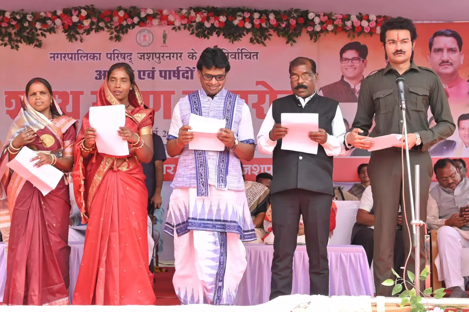 à¤¨à¤à¤° à¤à¥ à¤¸à¤®à¤à¥à¤° à¤µà¤¿à¤à¤¾à¤¸ à¤à¥ à¤²à¤¿à¤ à¤¸à¤­à¥ à¤ªà¤¾à¤°à¥à¤·à¤¦ à¤¸à¤®à¤°à¥à¤ªà¤¿à¤¤ à¤­à¤¾à¤µ à¤¸à¥ à¤à¤°à¥à¤ à¤à¤¾à¤°à¥à¤¯ : CM à¤µà¤¿à¤·à¥à¤£à¥à¤¦à¥à¤µ à¤¸à¤¾à¤¯ | All councillors should work with dedication for the overall development of the city: CM
