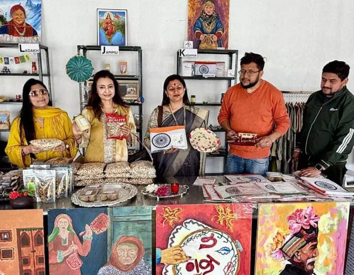 Rekha Mahajan: एलजेके स्टोर प्रधानमंत्री के ‘वोकल फॉर लोकल’ विजन का शानदार उदाहरण Rekha Mahajan: एलजेके स्टोर प्रधानमंत्री के ‘वोकल फॉर लोकल’ विजन का शानदार उदाहरण