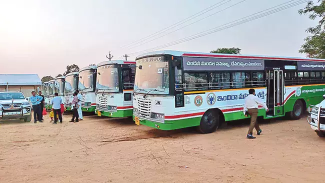 Telangana: मुख्यमंत्री रेवंत रेड्डी का स्टेशन घनपुर का दौरा Telangana: मुख्यमंत्री रेवंत रेड्डी का स्टेशन घनपुर का दौरा