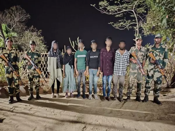 BSF ने धर्मनगर में चार रोहिंग्या प्रवासियों और दो भारतीय दलालों को पकड़ा BSF ने धर्मनगर में चार रोहिंग्या प्रवासियों और दो भारतीय दलालों को पकड़ा