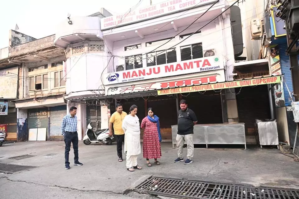 महापौर मीनल चौबे ने किया शहर का निरीक्षण महापौर मीनल चौबे ने किया शहर का निरीक्षण