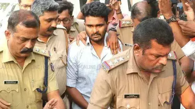 मां ने बेटे अफान से मिलने की जताई इच्छा, पुलिस लगाएगी वित्तीय अपराध का आरोप मां ने बेटे अफान से मिलने की जताई इच्छा, पुलिस लगाएगी वित्तीय अपराध का आरोप
