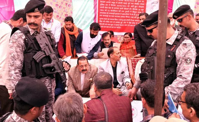 Dr. Jitendra Singh ने हिरानगर में पब्लिक दरबार लगाया, स्थानीय मुद्दों पर त्वरित कार्रवाई Dr. Jitendra Singh ने हिरानगर में पब्लिक दरबार लगाया, स्थानीय मुद्दों पर त्वरित कार्रवाई