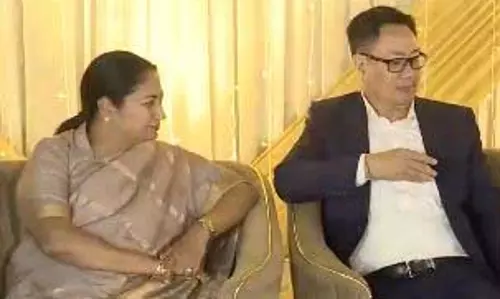 कौसर जहां की इफ्तार पार्टी में शामिल हुईं मुख्यमंत्री रेखा गुप्ता कौसर जहां की इफ्तार पार्टी में शामिल हुईं मुख्यमंत्री रेखा गुप्ता