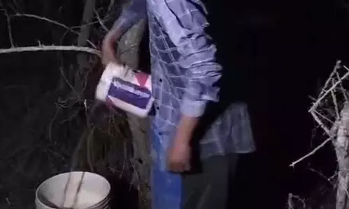 Gurugram, अरावली पहाड़ियों में अवैध शराब फैक्ट्री का भंडाफोड़, 1 गिरफ्तार