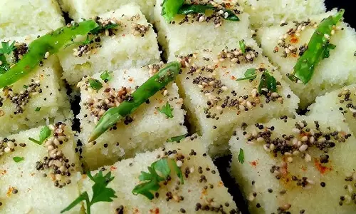 नवरात्रि व्रत Try करें ये Suji का Dhokla