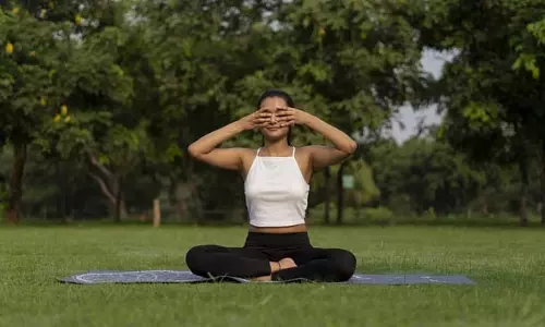 BP Pranayama: क्या आपको हाई ब्लड प्रेशर की वजह से घबराहट हो रही है? घर पर ये प्राणायाम करने से आपको राहत मिलेगी BP Pranayama: क्या आपको हाई ब्लड प्रेशर की वजह से घबराहट हो रही है? घर पर ये प्राणायाम करने से आपको राहत मिलेगी