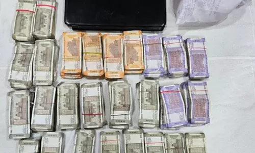 ड्रग नेटवर्क का भंडाफोड़, 17.60 लाख की नकदी के साथ दो आरोपी गिरफ्तार ड्रग नेटवर्क का भंडाफोड़, 17.60 लाख की नकदी के साथ दो आरोपी गिरफ्तार