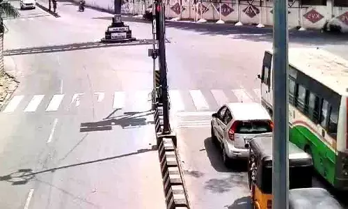 Secunderabad के निवासियों ने छावनी की सड़कें बंद करने के सेना के कदम का विरोध किया