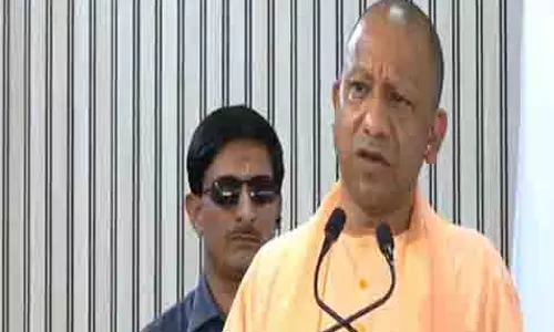 Yogi Adityanath ने गोरखपुर प्रेस क्लब में लोकतंत्र में मीडिया की भूमिका पर जोर दिया