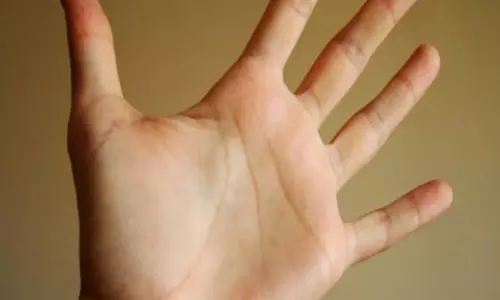 Palmistry : धनवान लोगों की हाथों की लकीरों में होती है खास पहचान