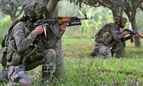 J&K: भारत में बम हमला करने वाले आतंकवादी को पाकिस्तान में मार गिराया