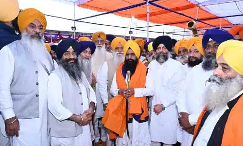 Sikh संगठनों ने मांग की कि बर्खास्त जत्थेदारों को कल तक बहाल किया जाए Sikh संगठनों ने मांग की कि बर्खास्त जत्थेदारों को कल तक बहाल किया जाए