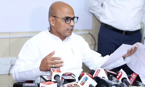 सरकारी अस्पतालों में माता-पिता को छोड़ने वाले बच्चों को दी गई संपत्ति का हस्तांतरण रद्द किया जाए: मंत्री शरण