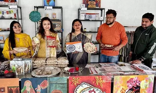 Rekha Mahajan: एलजेके स्टोर प्रधानमंत्री के ‘वोकल फॉर लोकल’ विजन का शानदार उदाहरण Rekha Mahajan: एलजेके स्टोर प्रधानमंत्री के ‘वोकल फॉर लोकल’ विजन का शानदार उदाहरण