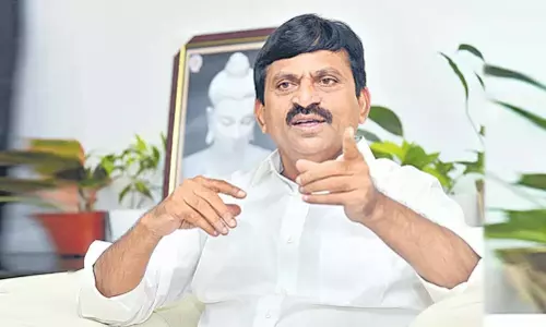 केसीआर ने विधानसभा में जनता के बारे में एक भी शब्द नहीं कहा: Ponguleti केसीआर ने विधानसभा में जनता के बारे में एक भी शब्द नहीं कहा: Ponguleti