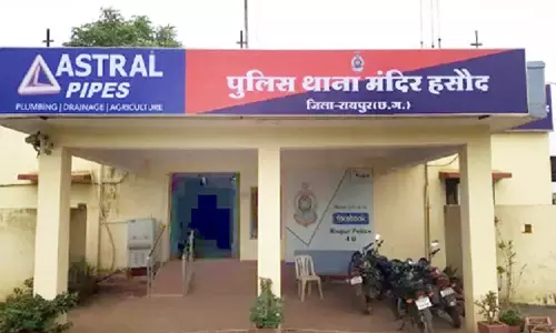 रायपुर : महिला टीचर के घर 5 लाख की चोरी, मंदिर हसौद में वारदात रायपुर : महिला टीचर के घर 5 लाख की चोरी, मंदिर हसौद में वारदात