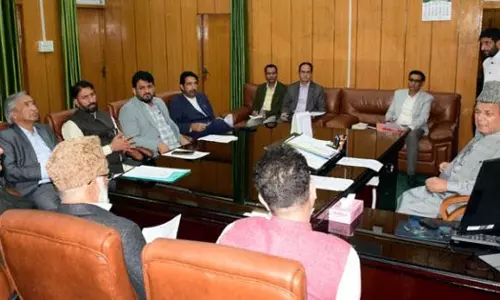 Jammu: विधानसभा में मंत्रियों के अनुदानों को ‘जल्दबाजी में’ पारित करने को लेकर भाजपा विधायकों का हंगामा Jammu: विधानसभा में मंत्रियों के अनुदानों को ‘जल्दबाजी में’ पारित करने को लेकर भाजपा विधायकों का हंगामा