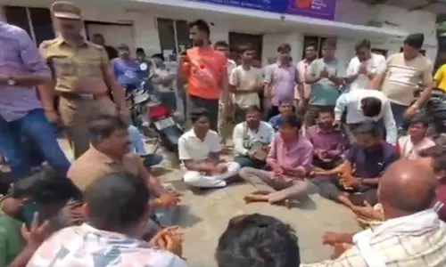 गोमांस तस्करी के आरोप में तनाव, हिंदूवादी संगठनों का प्रदर्शन, पुलिस पर लापरवाही का आरोप