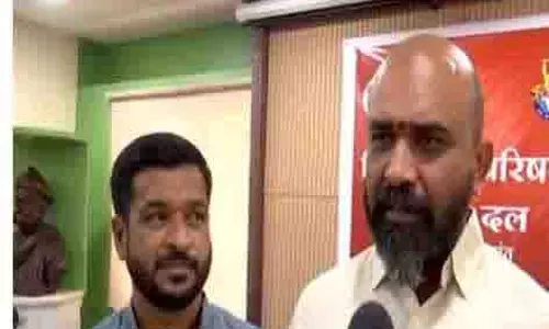 Bajrang Dal ने संभाजीनगर में औरंगजेब की कब्र हटाने की मांग की Bajrang Dal ने संभाजीनगर में औरंगजेब की कब्र हटाने की मांग की