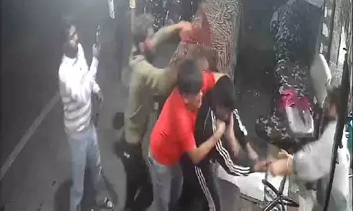 होली पर Jalandhar में बवाल, ढाबा मालिक पर हमला, वाहनों में तोड़फोड़