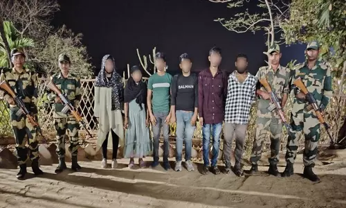 BSF ने धर्मनगर में चार रोहिंग्या प्रवासियों और दो भारतीय दलालों को पकड़ा BSF ने धर्मनगर में चार रोहिंग्या प्रवासियों और दो भारतीय दलालों को पकड़ा