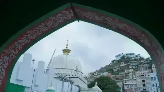 Ajmer Sharif Dargah: चमत्कारी दरगाह जो हिन्दुस्तानी दिलों पर करती हैं राज