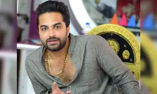 Hyderabad में अभिनेता विश्वक सेन के घर पर चोर ने की चोरी, हीरे और नकदी लेकर फरार Hyderabad में अभिनेता विश्वक सेन के घर पर चोर ने की चोरी, हीरे और नकदी लेकर फरार