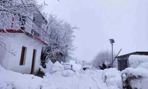Lahaul-Spiti में बर्फबारी से जनजीवन अस्त-व्यस्त Lahaul-Spiti में बर्फबारी से जनजीवन अस्त-व्यस्त