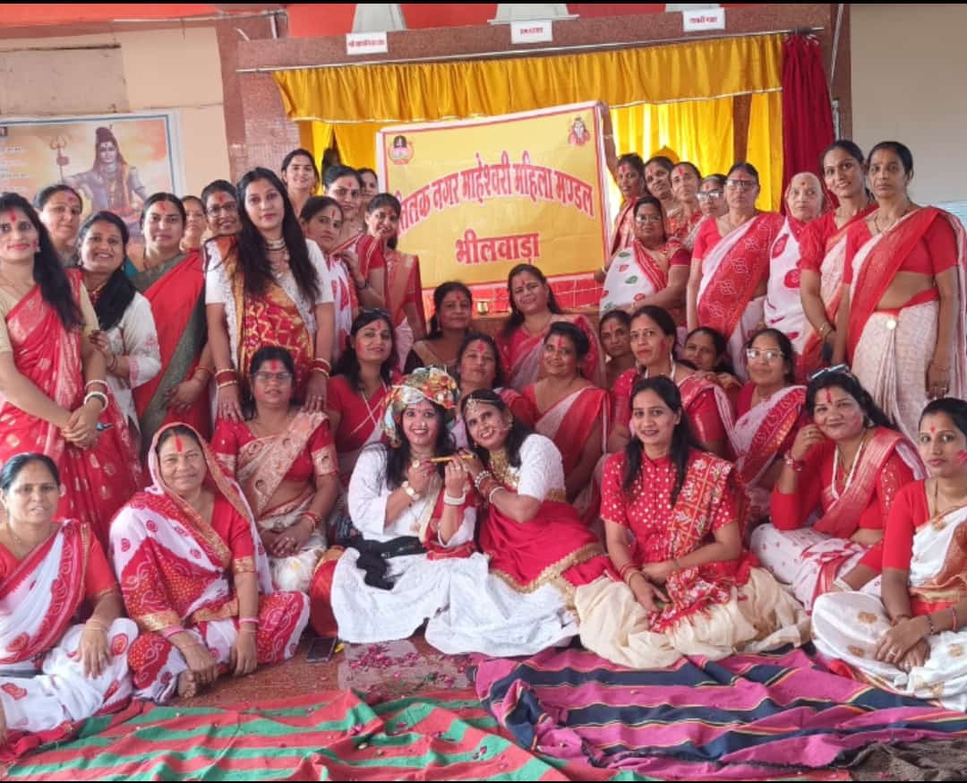 तिलक नगर माहेश्वरी महिला मंडल ने मनाया फागोत्सव, फूलों से खेली होली