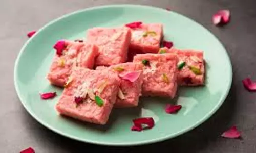Gulab ki Barfi इस स्वीट डिश से मन हो जाएगा खुश