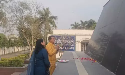 Rampur तिराहा पहुंचे कैबिनेट मंत्री प्रेमचंद अग्रवाल, शहीद स्मारक में दी शहीदों को श्रद्धांजलि