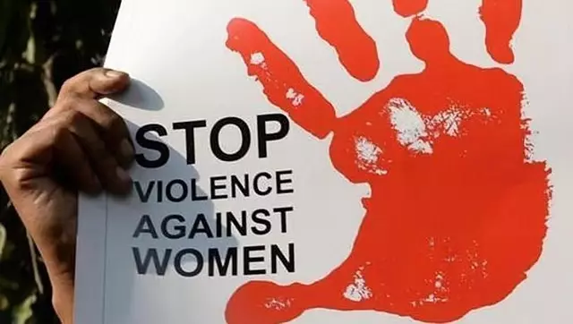 Karnataka: विदेशी पर्यटकों पर यौन उत्पीड़न, तीन गिरफ्तार Karnataka: विदेशी पर्यटकों पर यौन उत्पीड़न, तीन गिरफ्तार