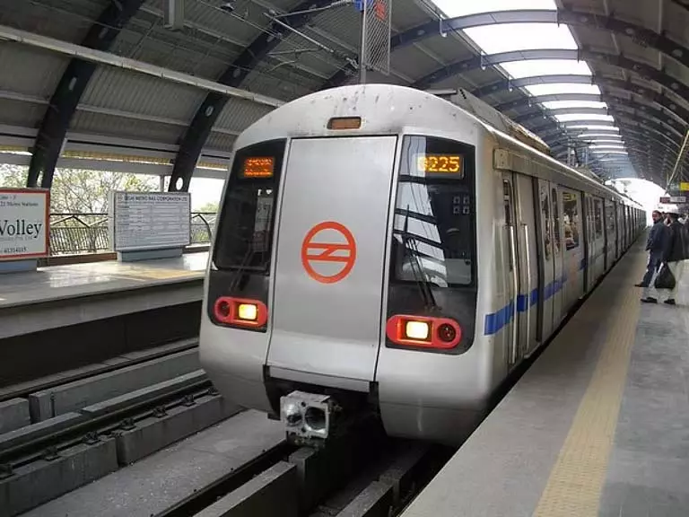 Delhi: शहरी माल ढुलाई सेवाएं जल्द ही DMRC नेटवर्क पर उपलब्ध Delhi: शहरी माल ढुलाई सेवाएं जल्द ही DMRC नेटवर्क पर उपलब्ध
