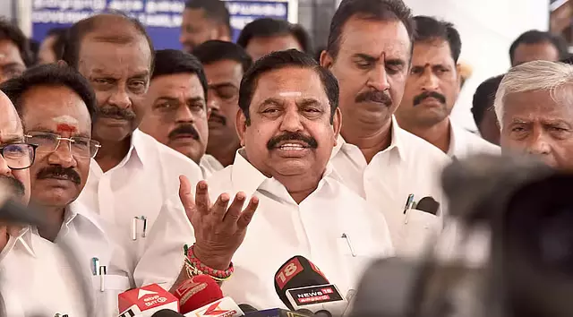 AIADMK विधायकों के साथ ईपीएस परामर्श: सेनगोट्टैयन ने भाग नहीं लिया AIADMK विधायकों के साथ ईपीएस परामर्श: सेनगोट्टैयन ने भाग नहीं लिया