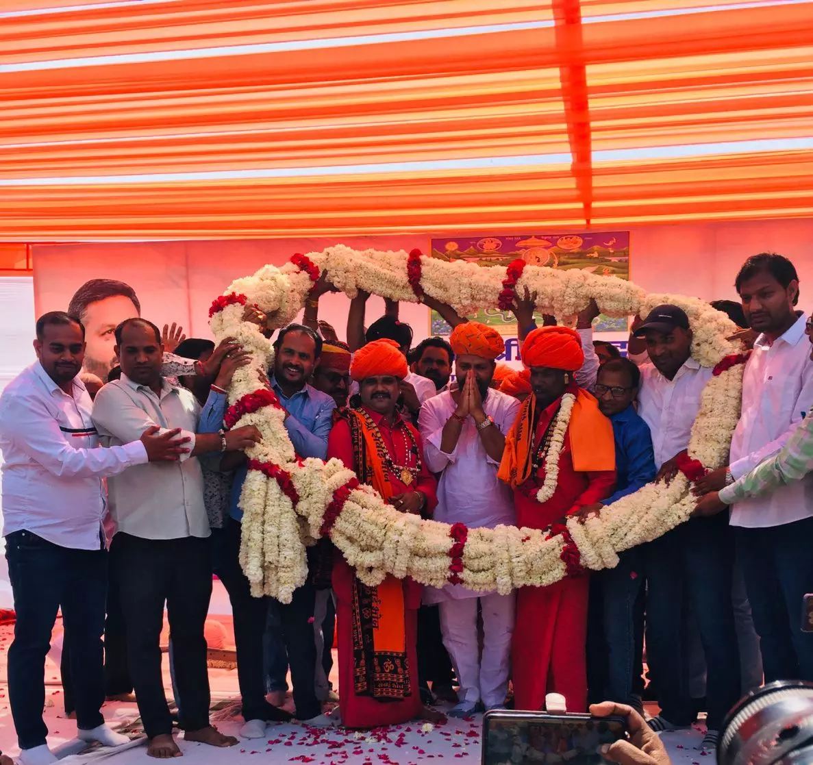Ajmer: भड़ाना गुर्जर गौरव रत्न से सम्मानित गुर्जर समाज का भव्य अभिनंदन Ajmer: भड़ाना गुर्जर गौरव रत्न से सम्मानित गुर्जर समाज का भव्य अभिनंदन