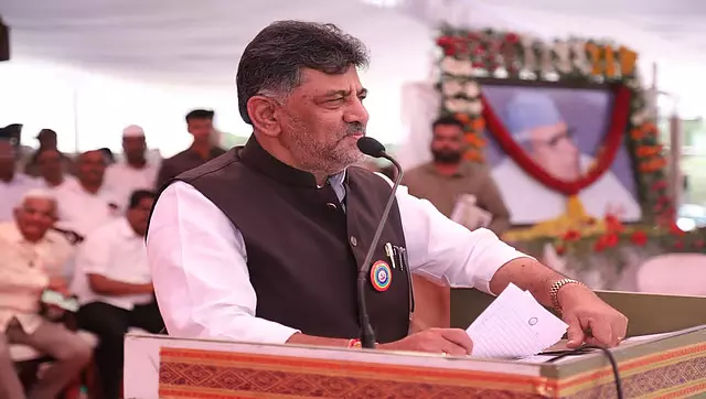 केएच पाटिल पहले व्यक्ति थे जिन्होंने मुझे देवेगौड़ा के खिलाफ चुनाव लड़ने के लिए टिकट दिया: DK Shivakumar केएच पाटिल पहले व्यक्ति थे जिन्होंने मुझे देवेगौड़ा के खिलाफ चुनाव लड़ने के लिए टिकट दिया: DK Shivakumar
