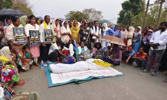Ranchi में हिंसक झड़प के बाद तनाव, 15 लोग गिरफ्तार Ranchi में हिंसक झड़प के बाद तनाव, 15 लोग गिरफ्तार
