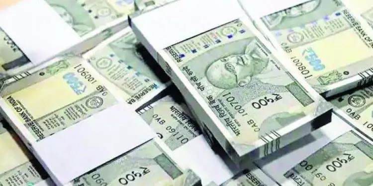 शुरुआती कारोबार में रुपया अमेरिकी डॉलर के मुकाबले 25 पैसे बढ़कर 86.80 पर पहुंचा शुरुआती कारोबार में रुपया अमेरिकी डॉलर के मुकाबले 25 पैसे बढ़कर 86.80 पर पहुंचा